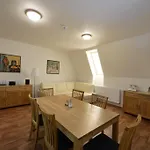 Skolici Stredisko Abena S Ubytovanim