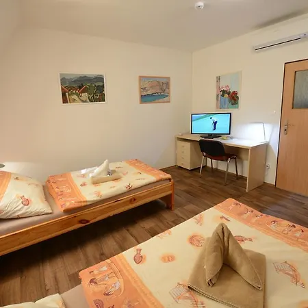 Privatunterkunft Skolici Stredisko Abena S Ubytovanim *