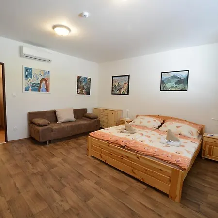 Privatunterkunft Skolici Stredisko Abena S Ubytovanim